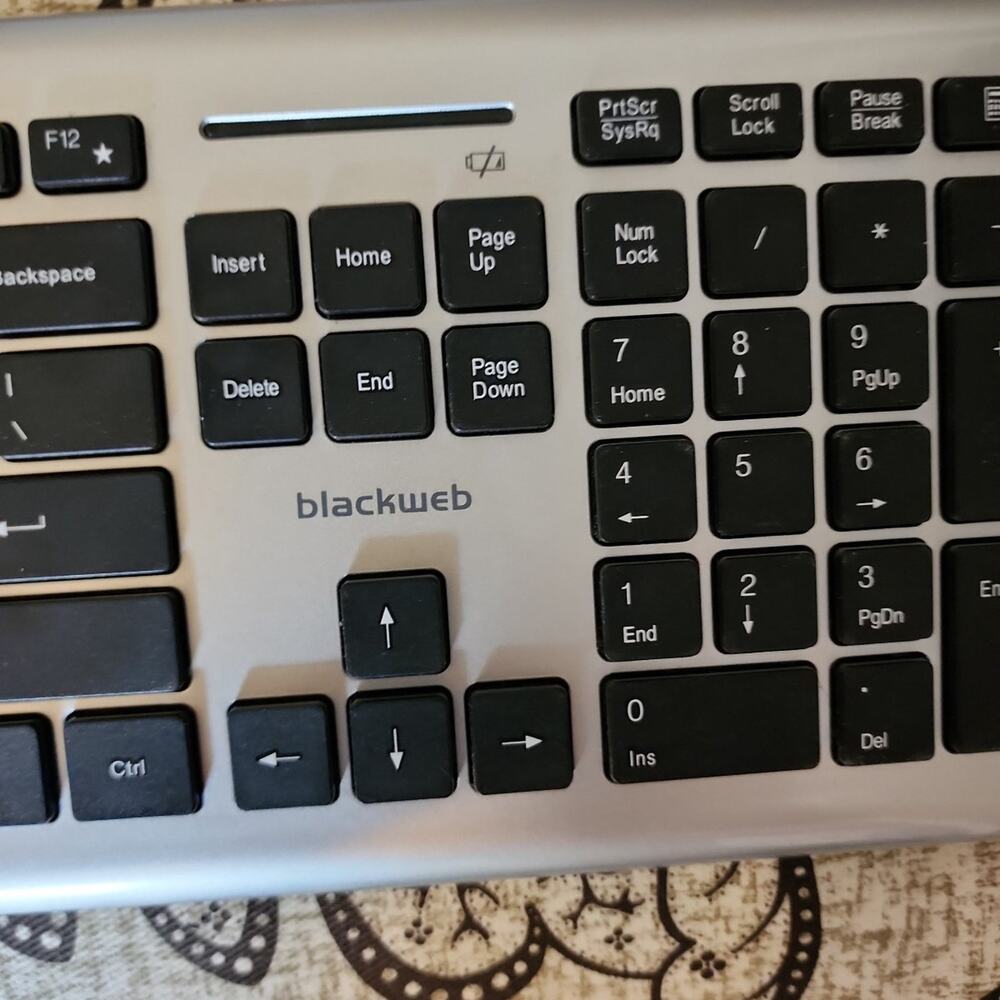 Blackweb Wireless Keyboard - Picture 2 of 4